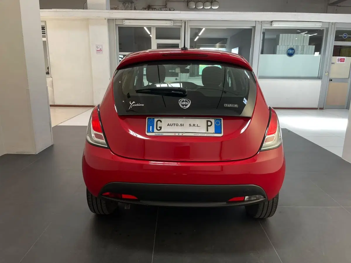 Lancia Ypsilon usata a Lucca (6)