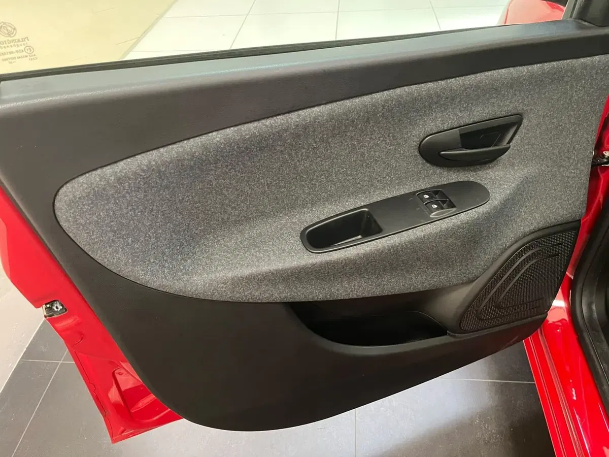 Lancia Ypsilon usata a Lucca (9)