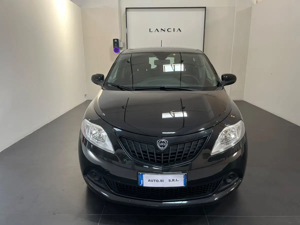Lancia Ypsilon usata a Lucca (2)