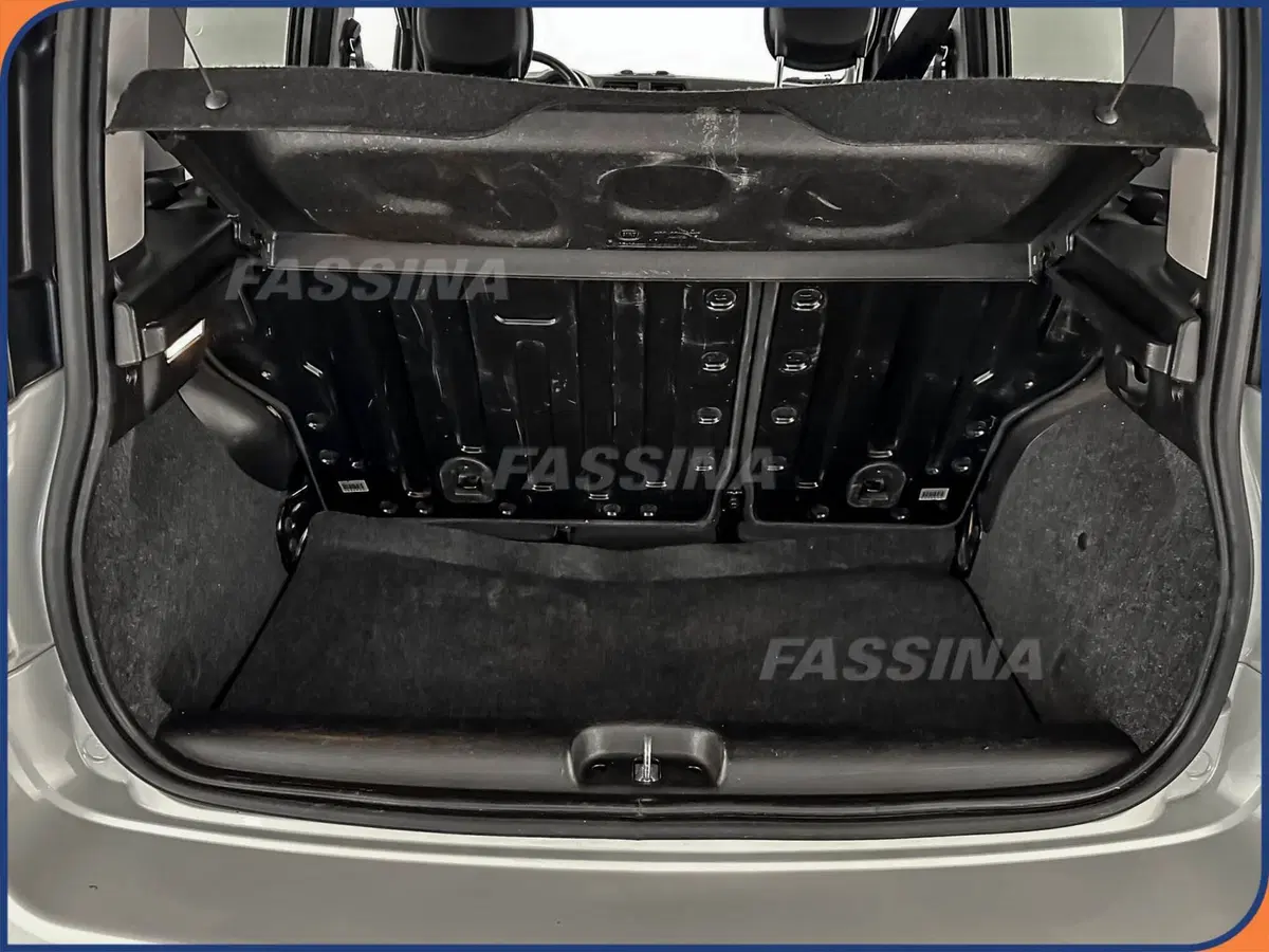 Fiat Panda Cross usata a Milano (12)