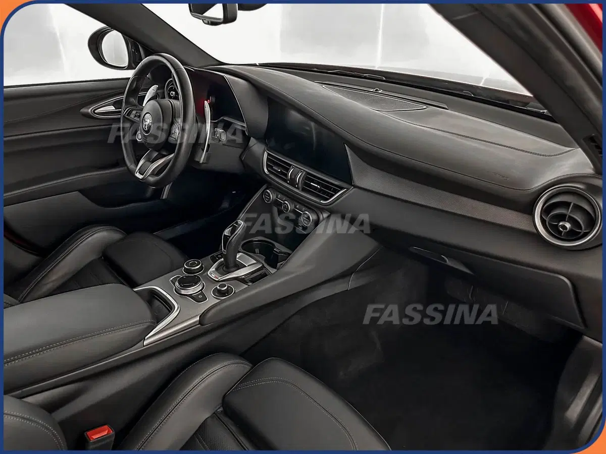 Alfa Romeo Giulia usata a Milano (13)