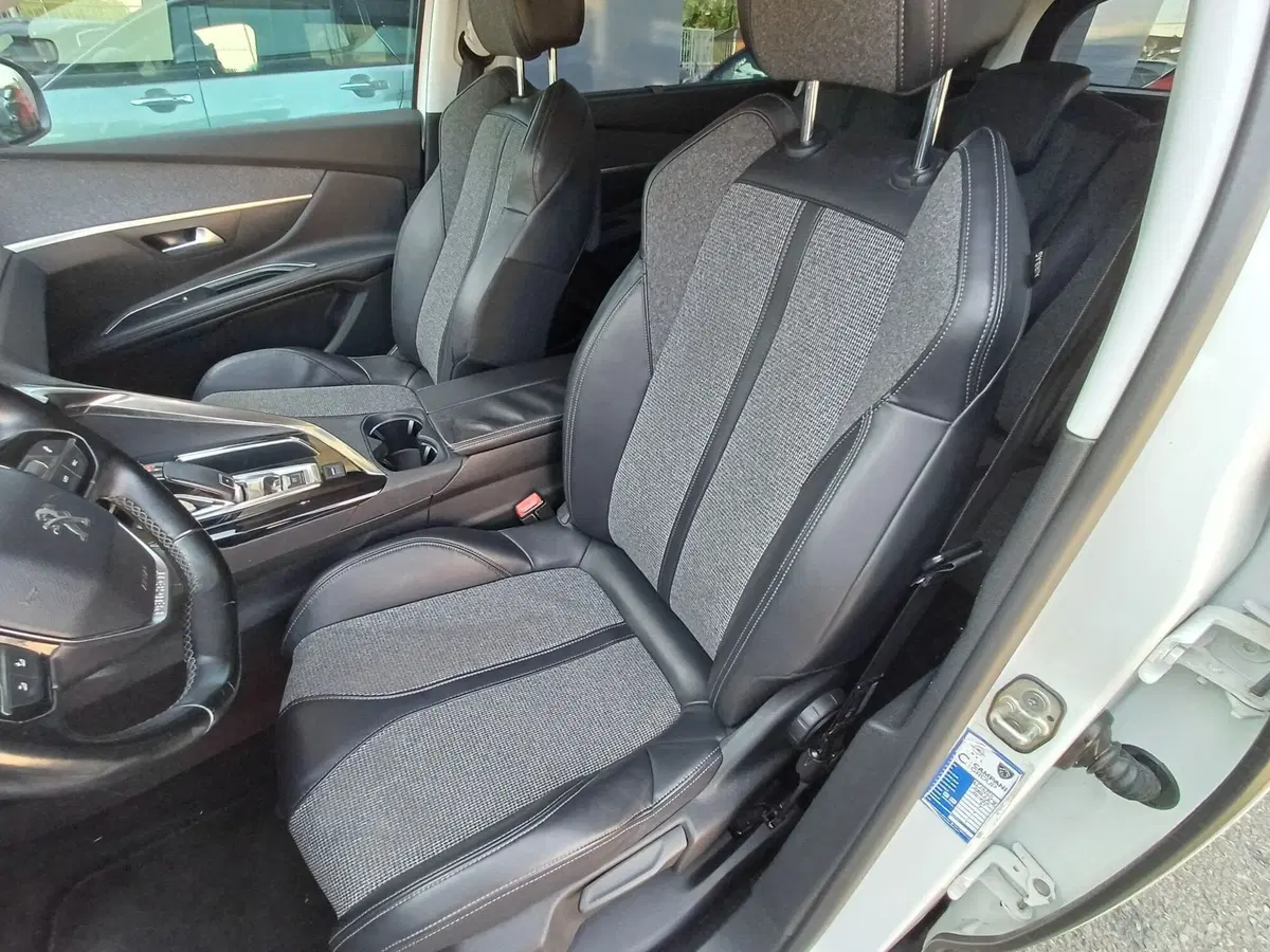 Peugeot 5008 usata a Modena (13)