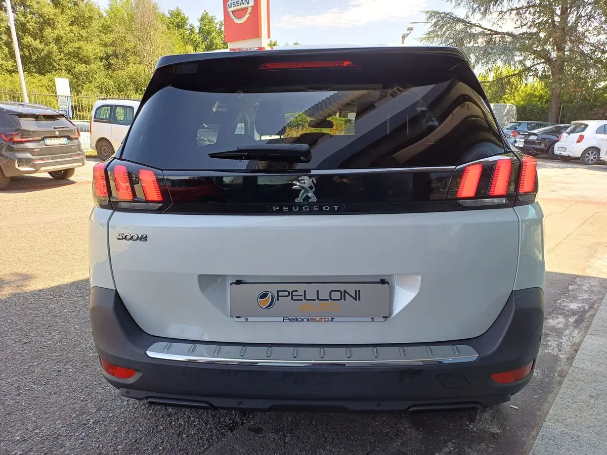Peugeot 5008 usata a Modena (20)