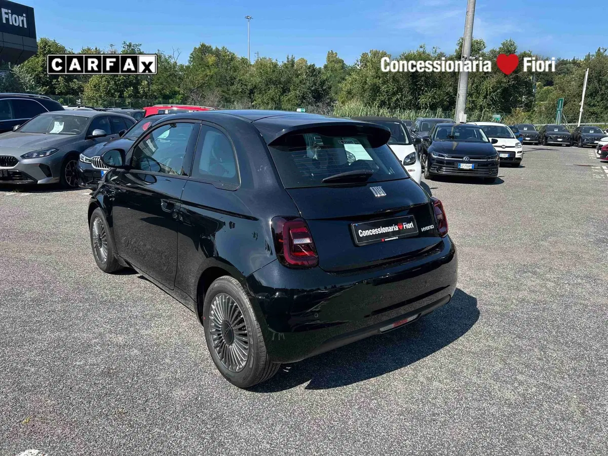 Fiat 500 nuova a Roma (4)