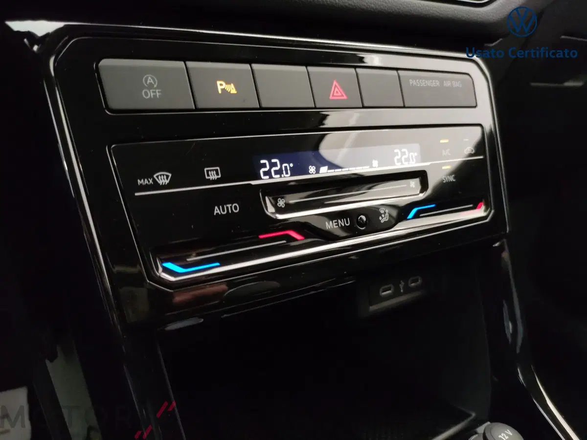 Volkswagen T-Cross nuova a Varese (13)