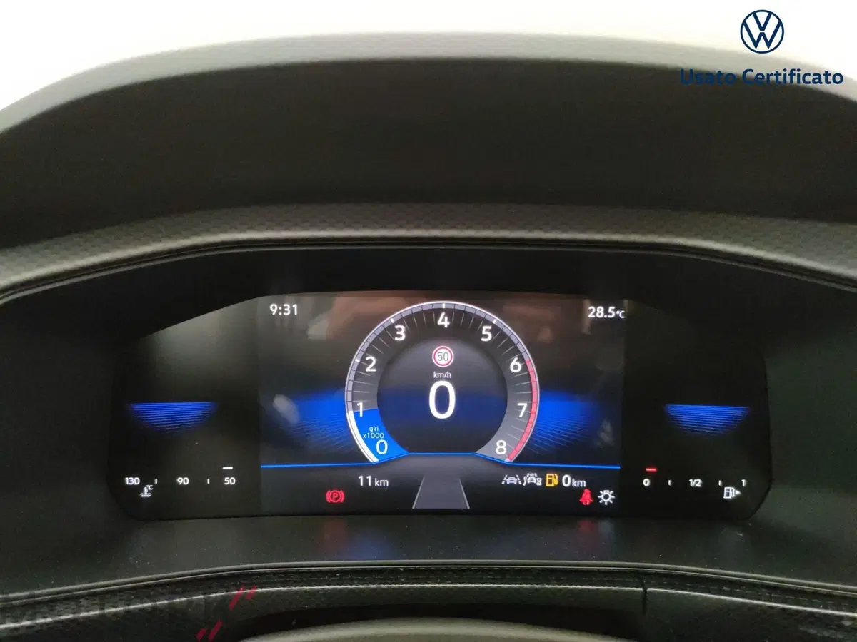 Volkswagen T-Cross nuova a Varese (17)
