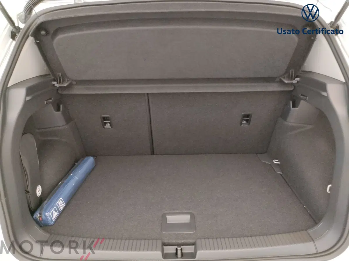 Volkswagen T-Cross nuova a Varese (9)