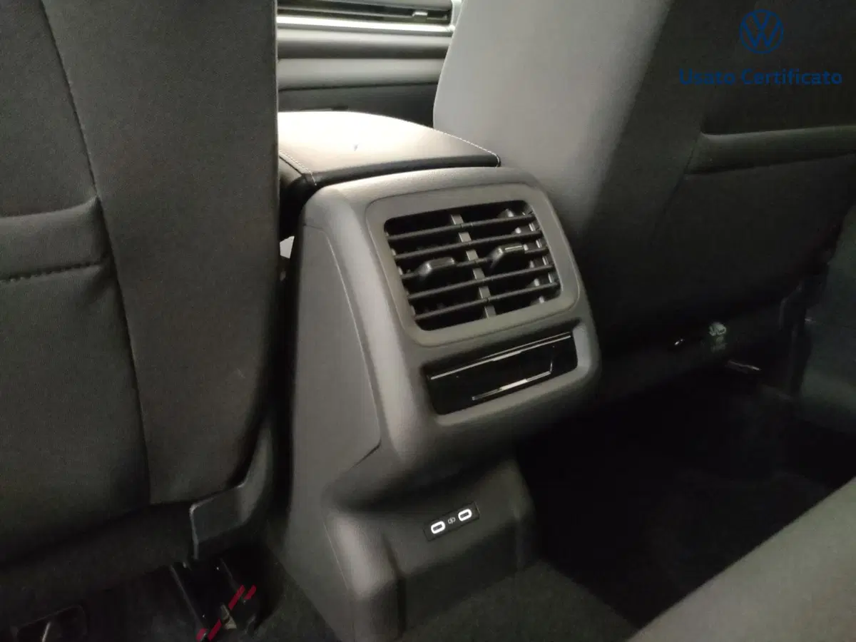 Volkswagen T-Roc usata a Varese (12)