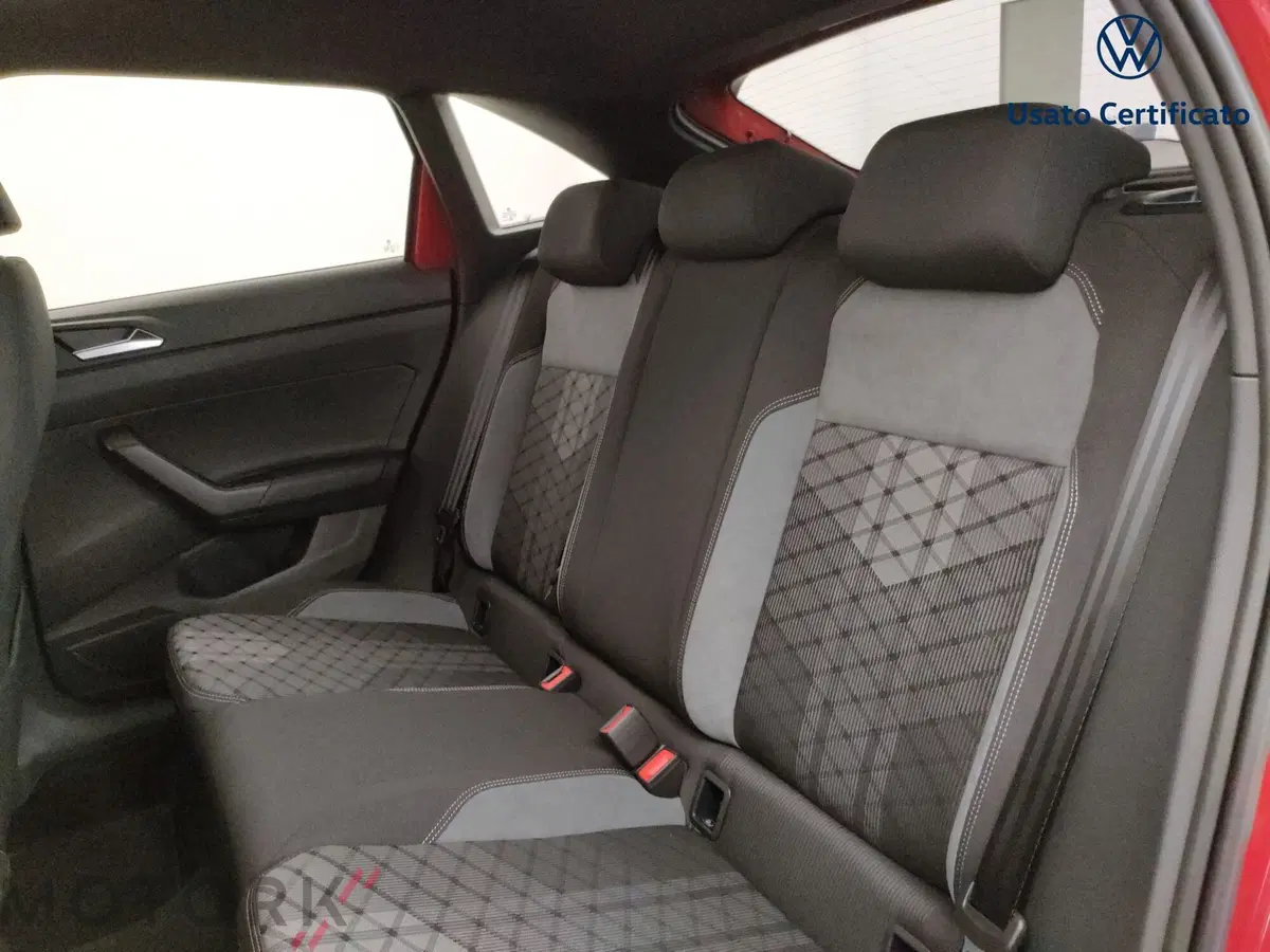 Volkswagen Taigo nuova a Varese (10)