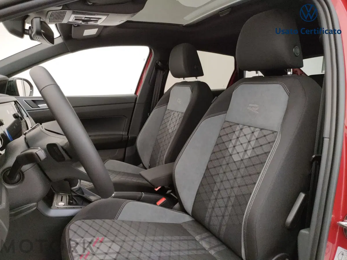 Volkswagen Taigo nuova a Varese (11)