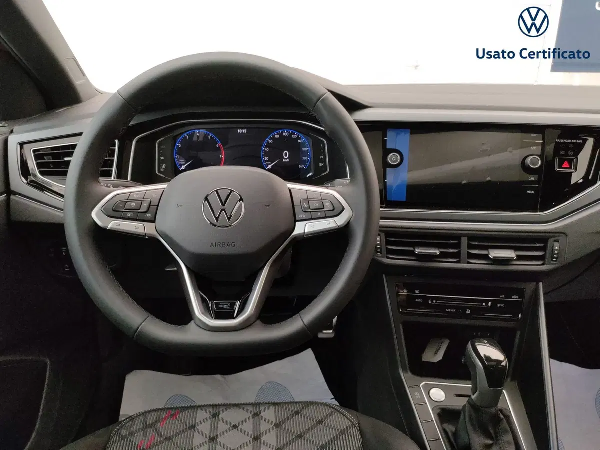 Volkswagen Taigo nuova a Varese (12)