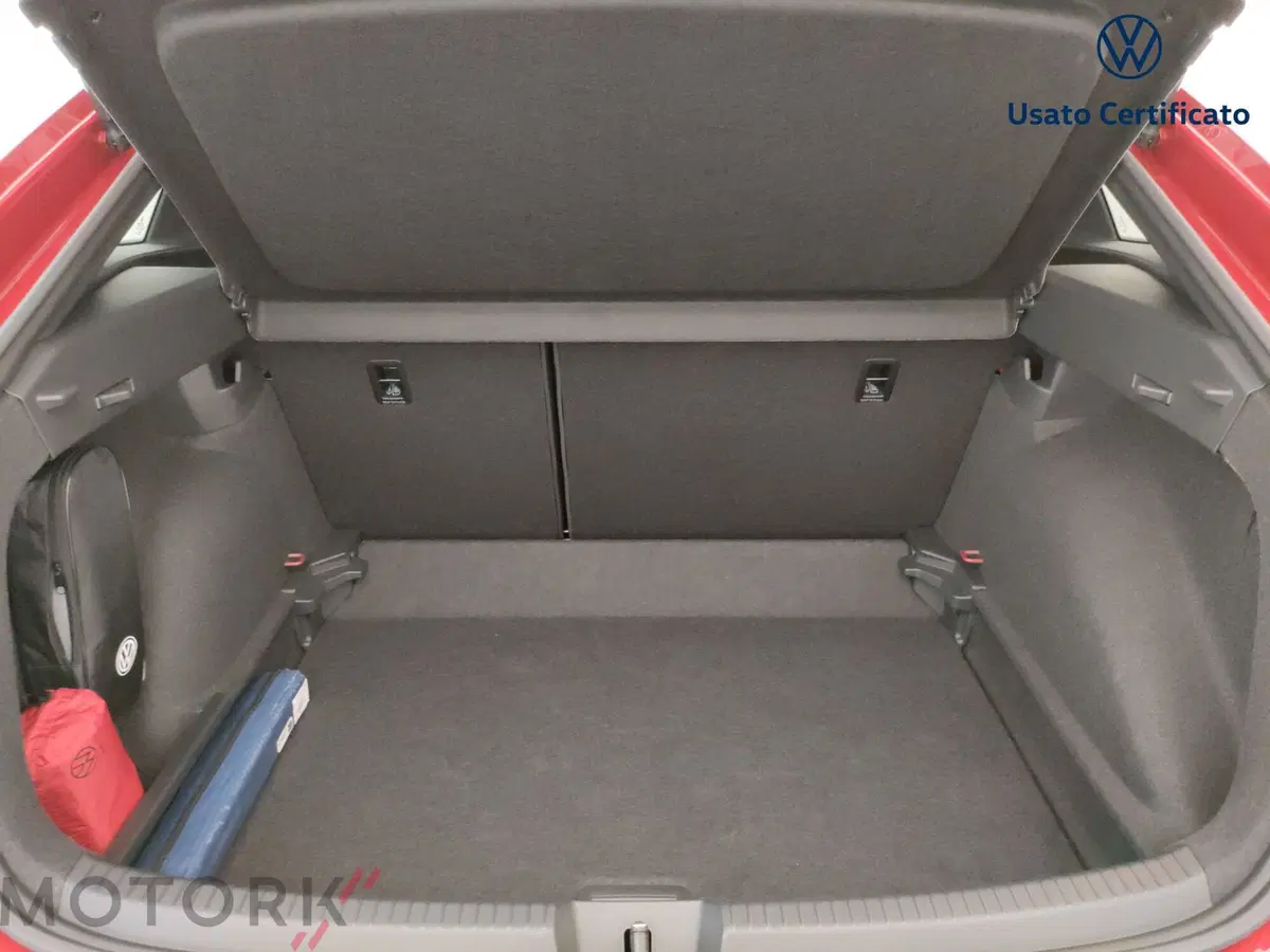 Volkswagen Taigo nuova a Varese (9)