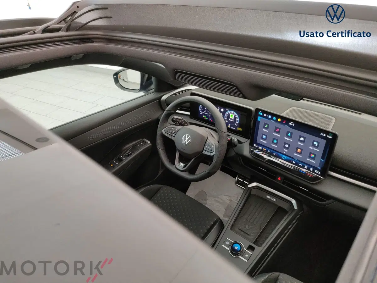 Volkswagen T-Roc nuova a Varese (18)