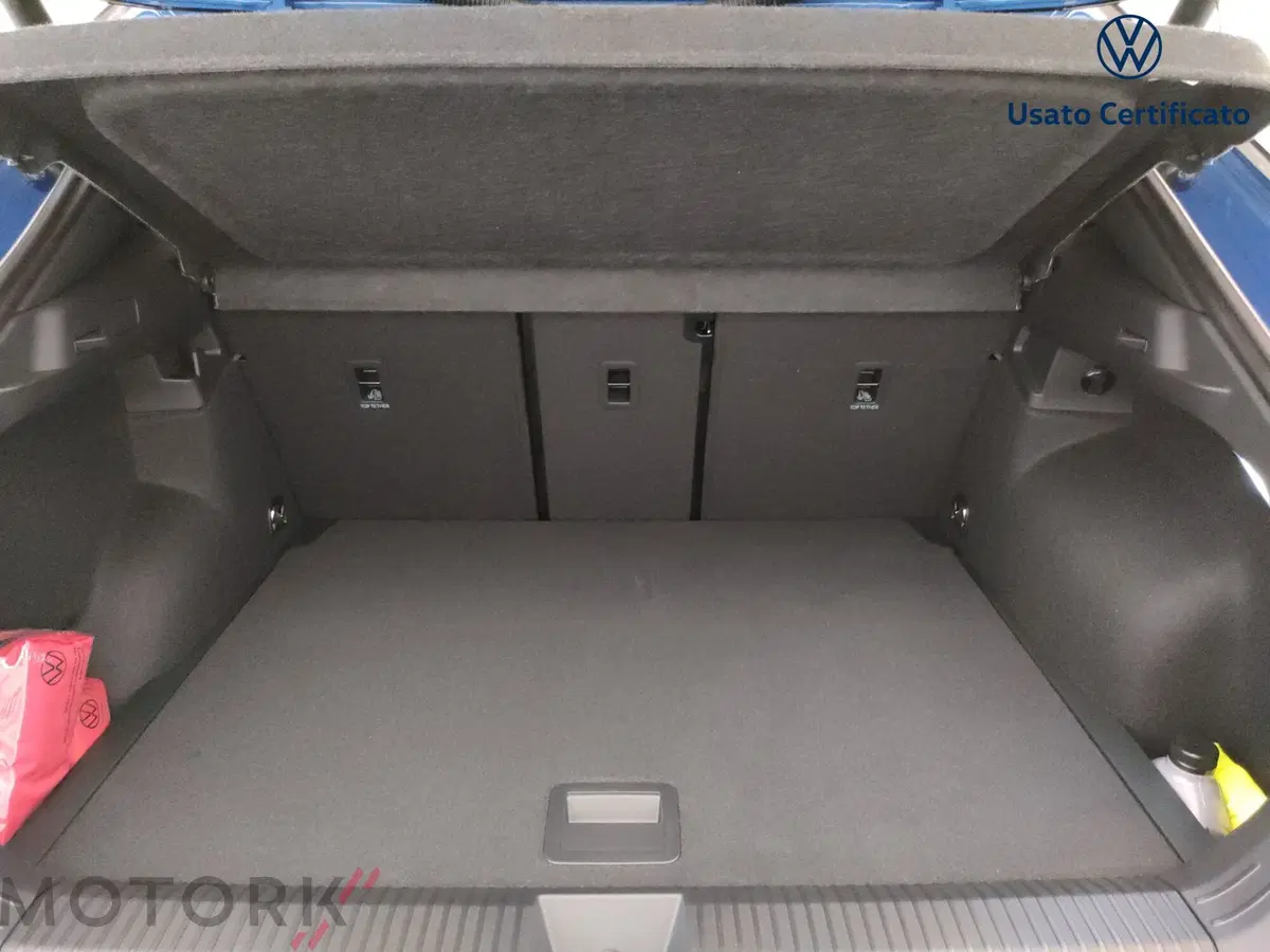 Volkswagen T-Roc nuova a Varese (9)
