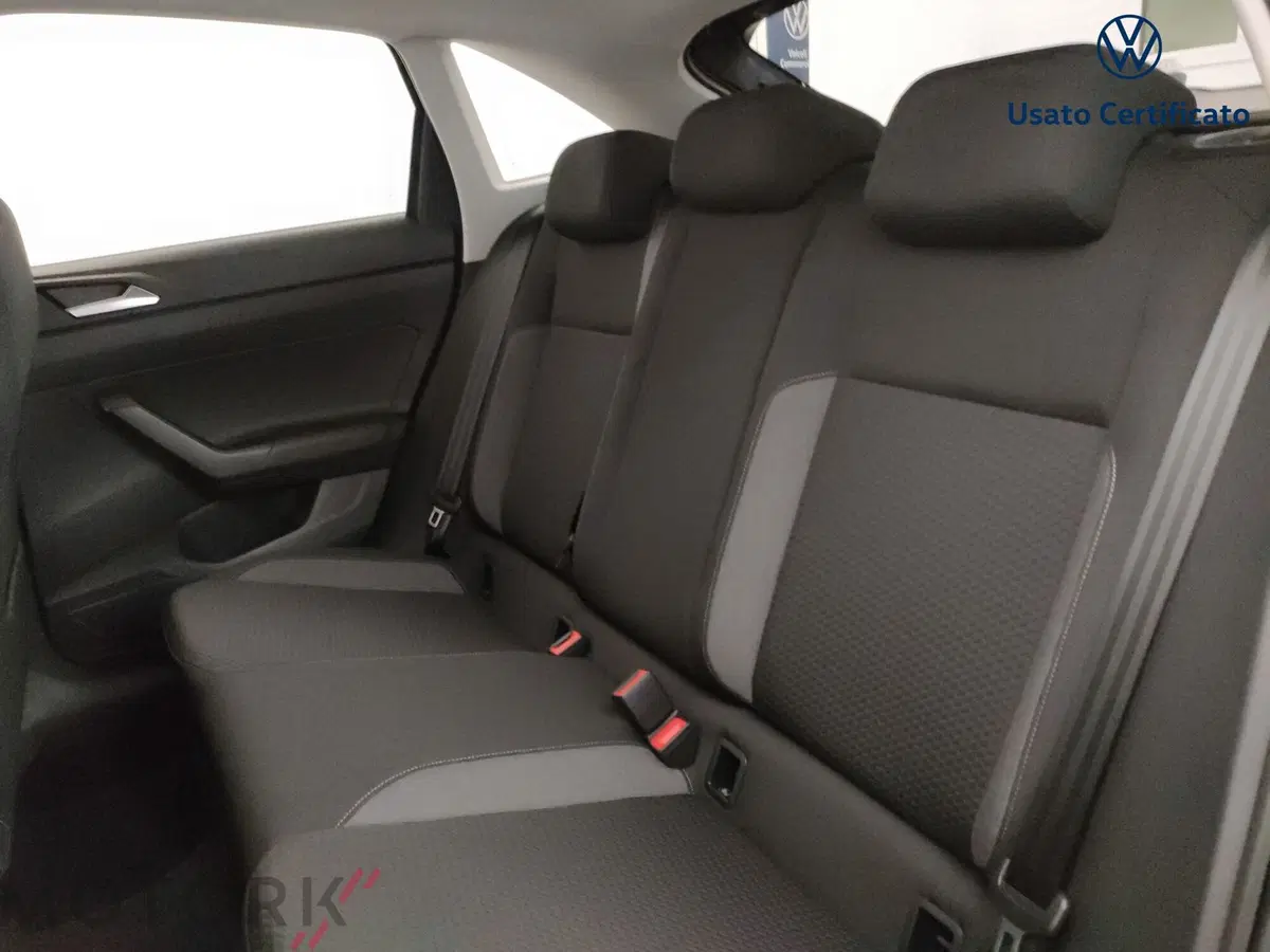 Volkswagen Taigo nuova a Varese (10)