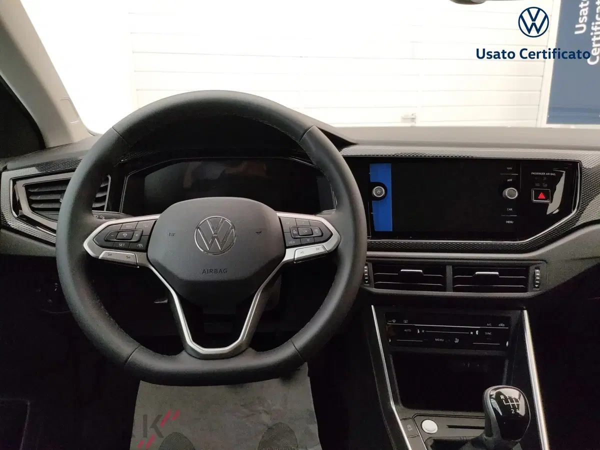 Volkswagen Taigo nuova a Varese (12)