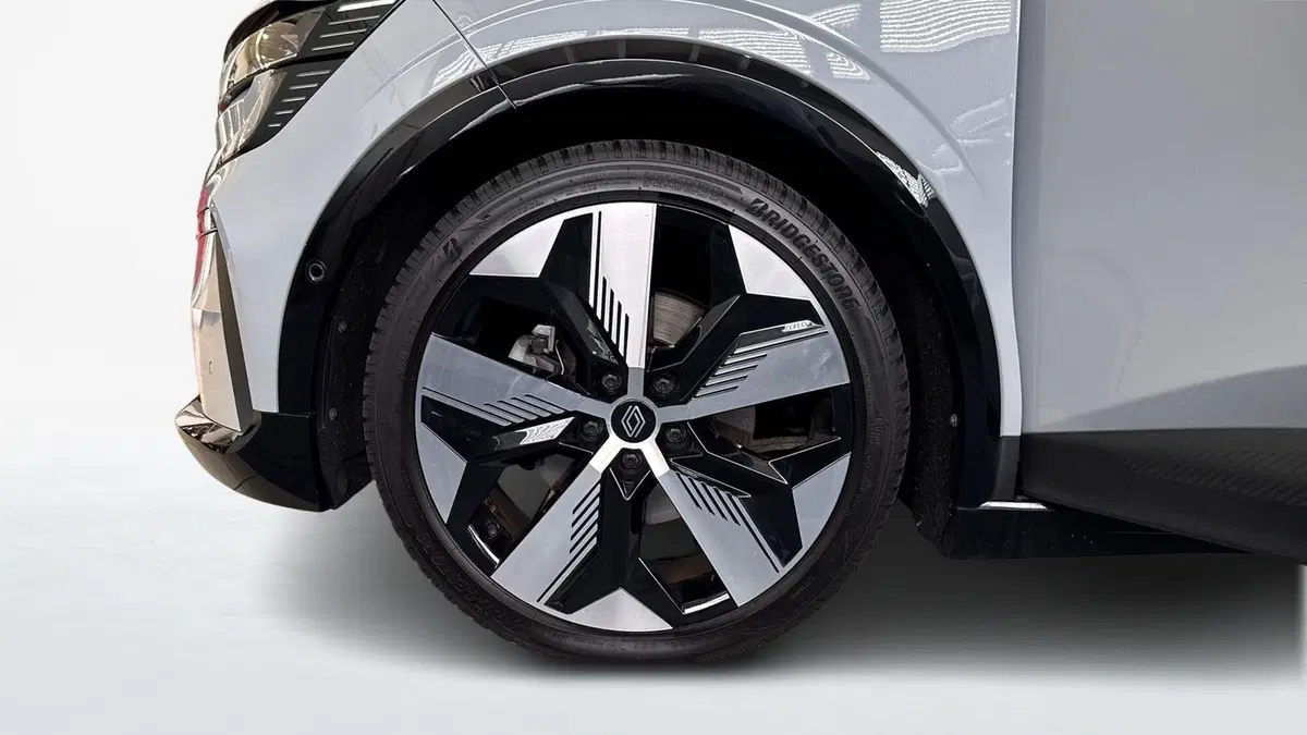 Renault Megane E-Tech Electric usata a Padova (15)