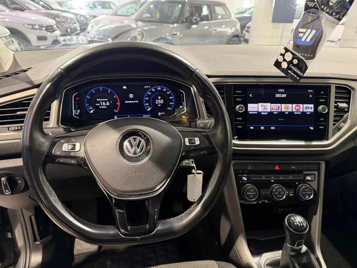 Volkswagen T-Roc usata a Genova (11)