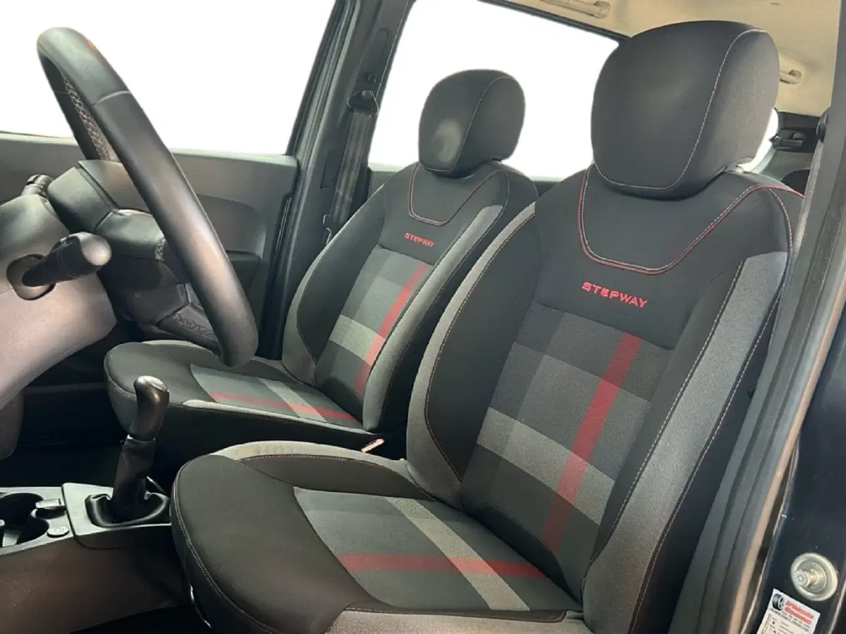 Dacia Lodgy usata a Roma (12)