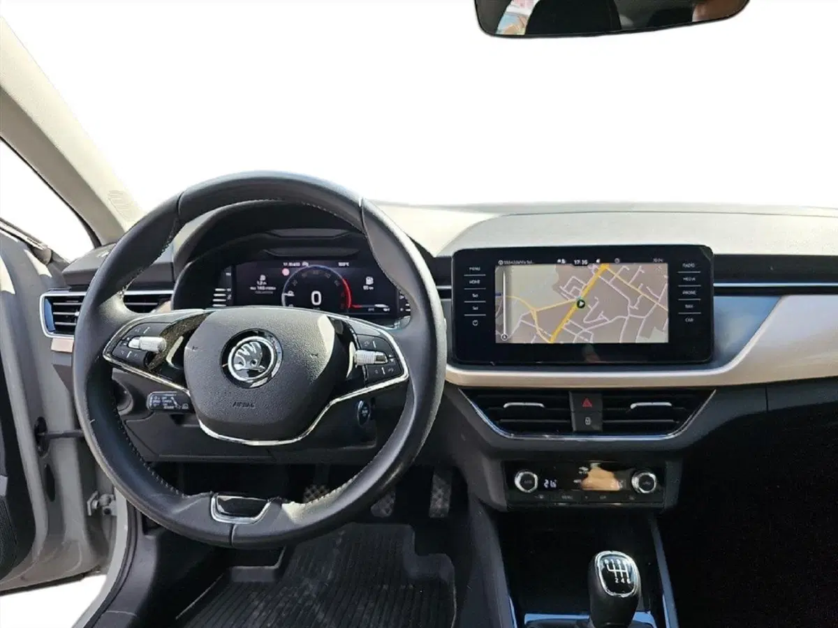 Skoda Scala usata a Lecco (9)
