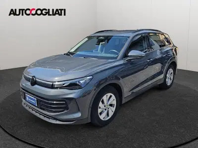 Volkswagen Tiguan 2.0 TDI 150 CV SCR DSG 4MOTION Life del 2024 usata a Merate