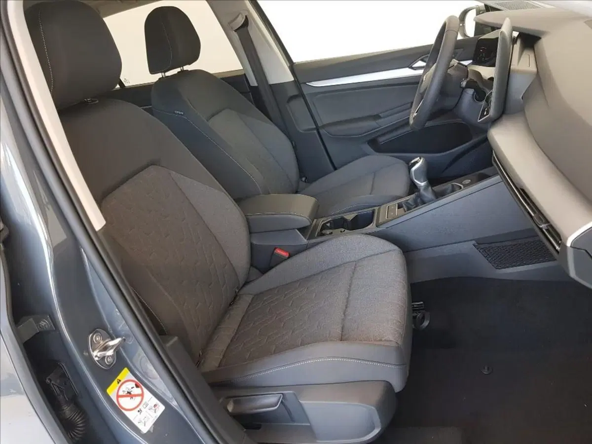 Volkswagen Golf nuova a Lucca (11)