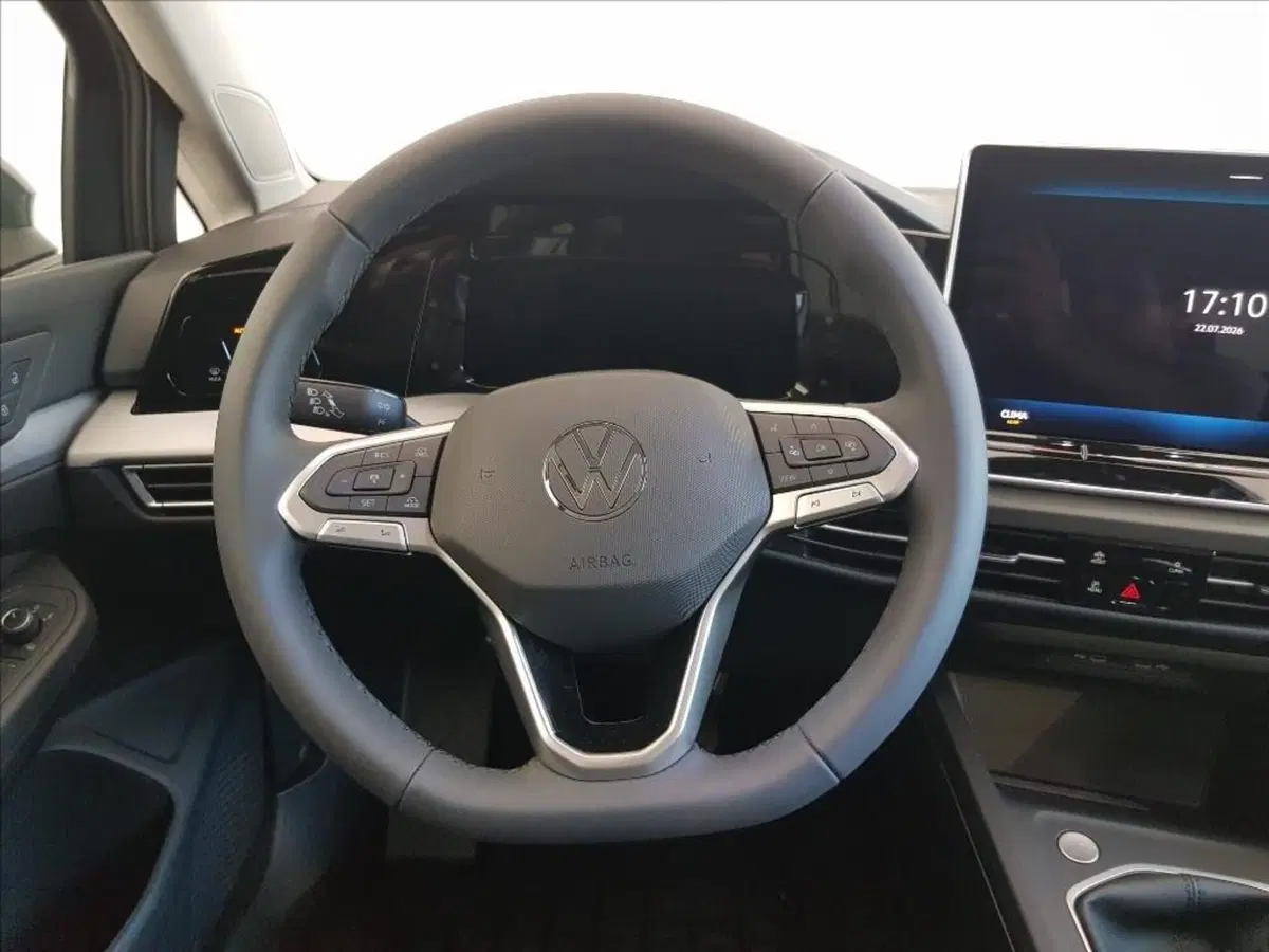 Volkswagen Golf nuova a Lucca (14)