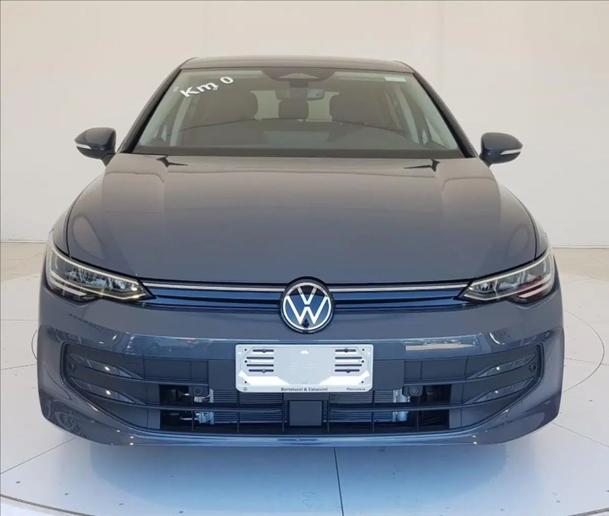 Volkswagen Golf nuova a Lucca (2)