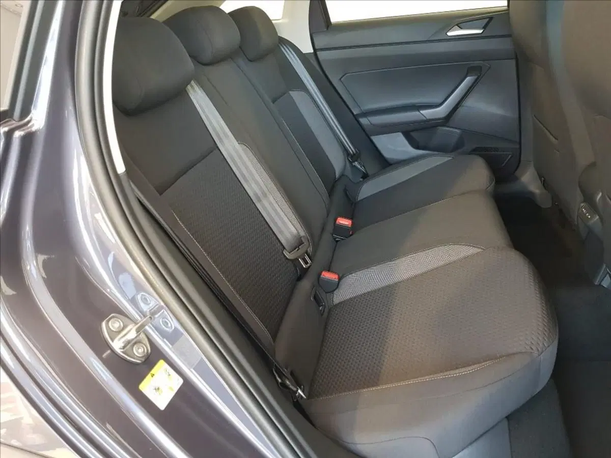 Volkswagen Taigo nuova a Lucca (12)