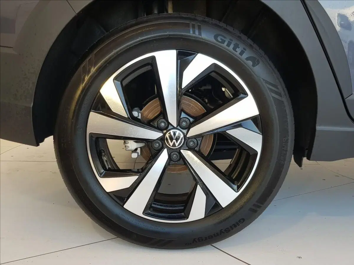Volkswagen Taigo nuova a Lucca (9)