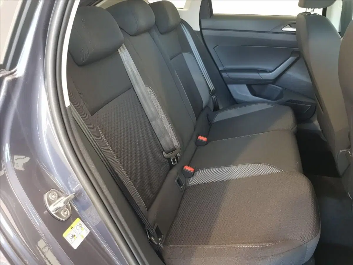 Volkswagen Taigo nuova a Lucca (12)
