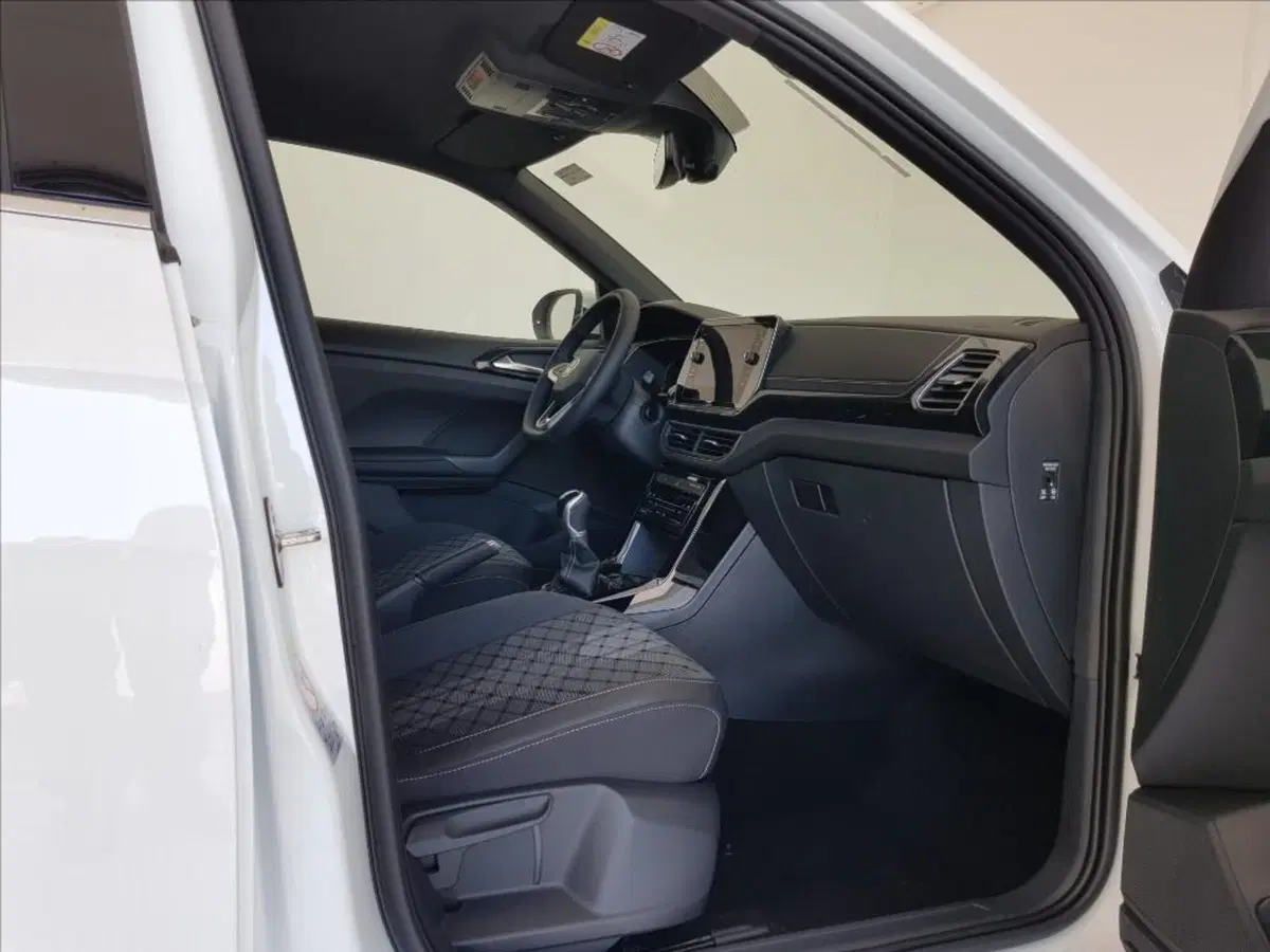 Volkswagen T-Cross nuova a Lucca (10)