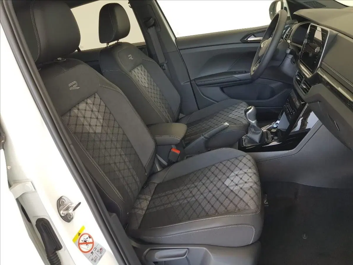 Volkswagen T-Cross nuova a Lucca (11)