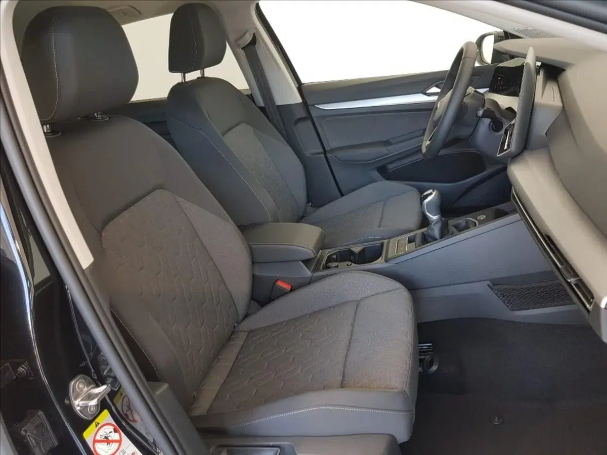 Volkswagen Golf nuova a Lucca (11)