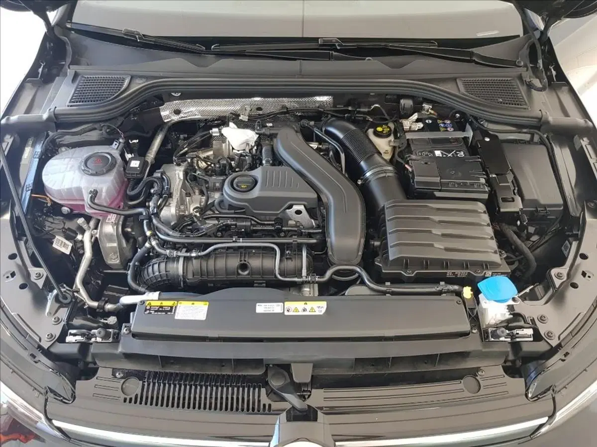 Volkswagen Golf nuova a Lucca (17)