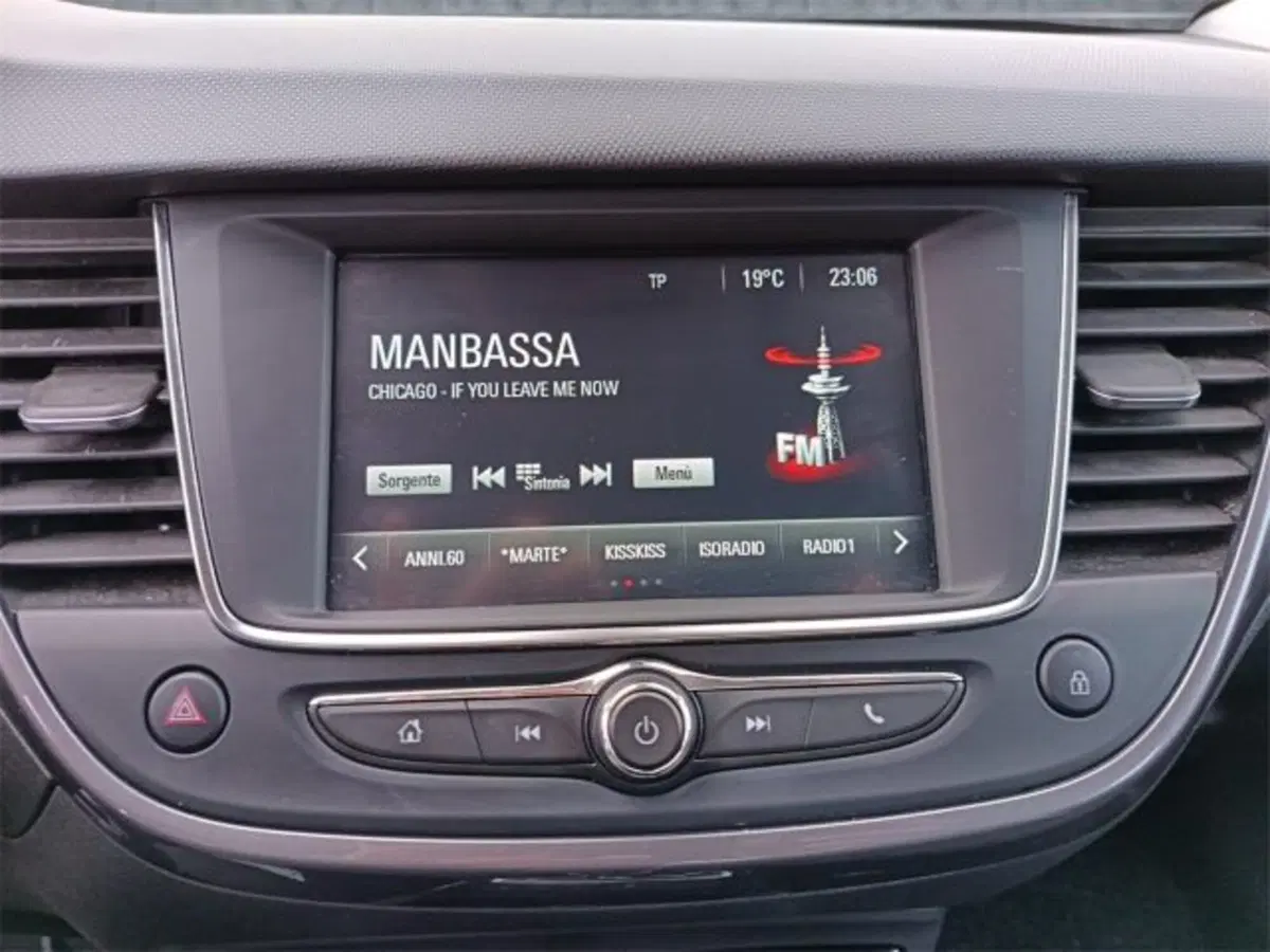Opel Crossland usata a Bari (16)
