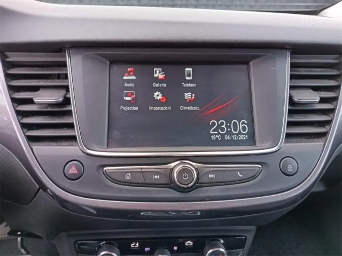 Opel Crossland usata a Bari (17)