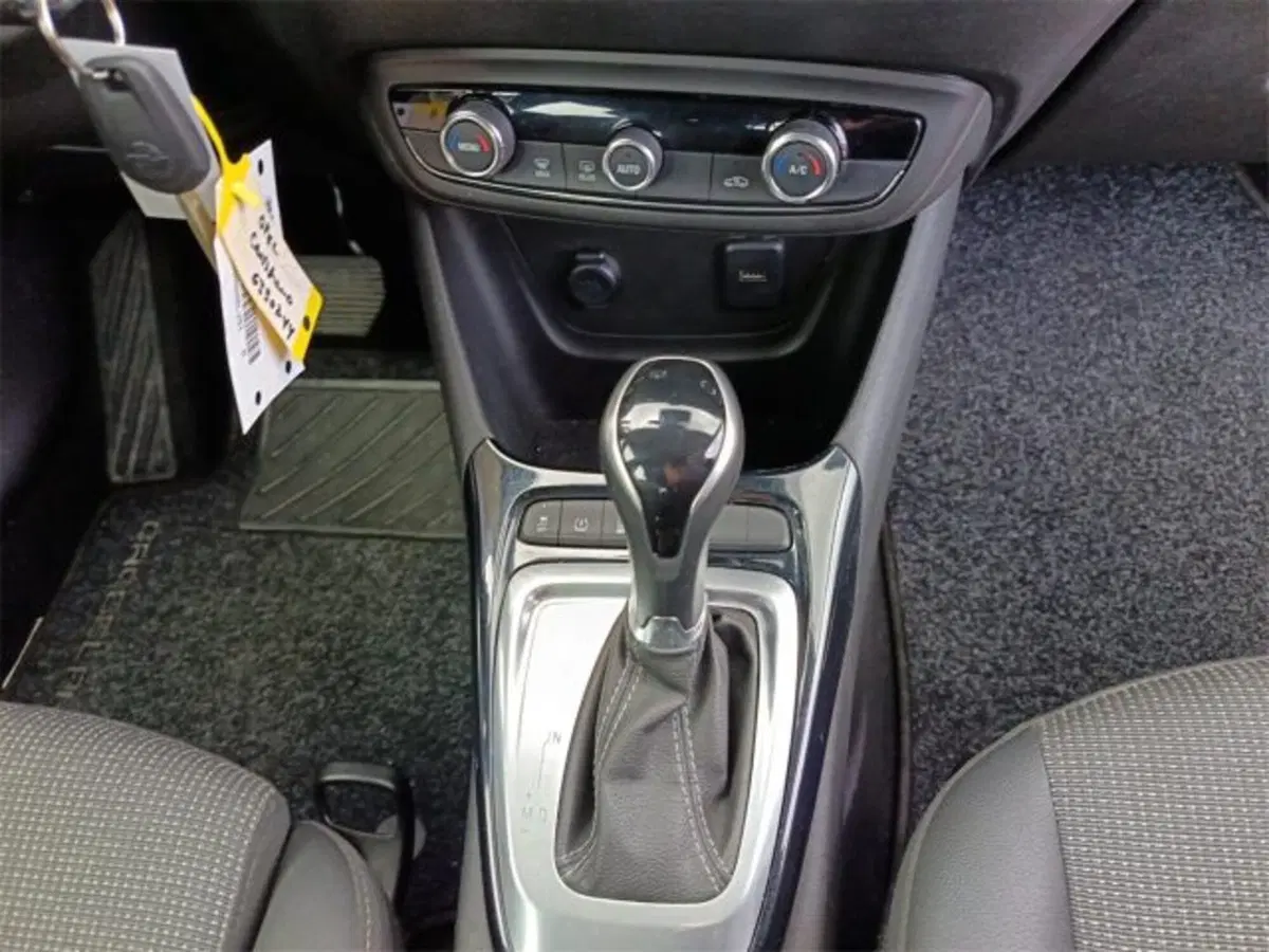 Opel Crossland usata a Bari (18)