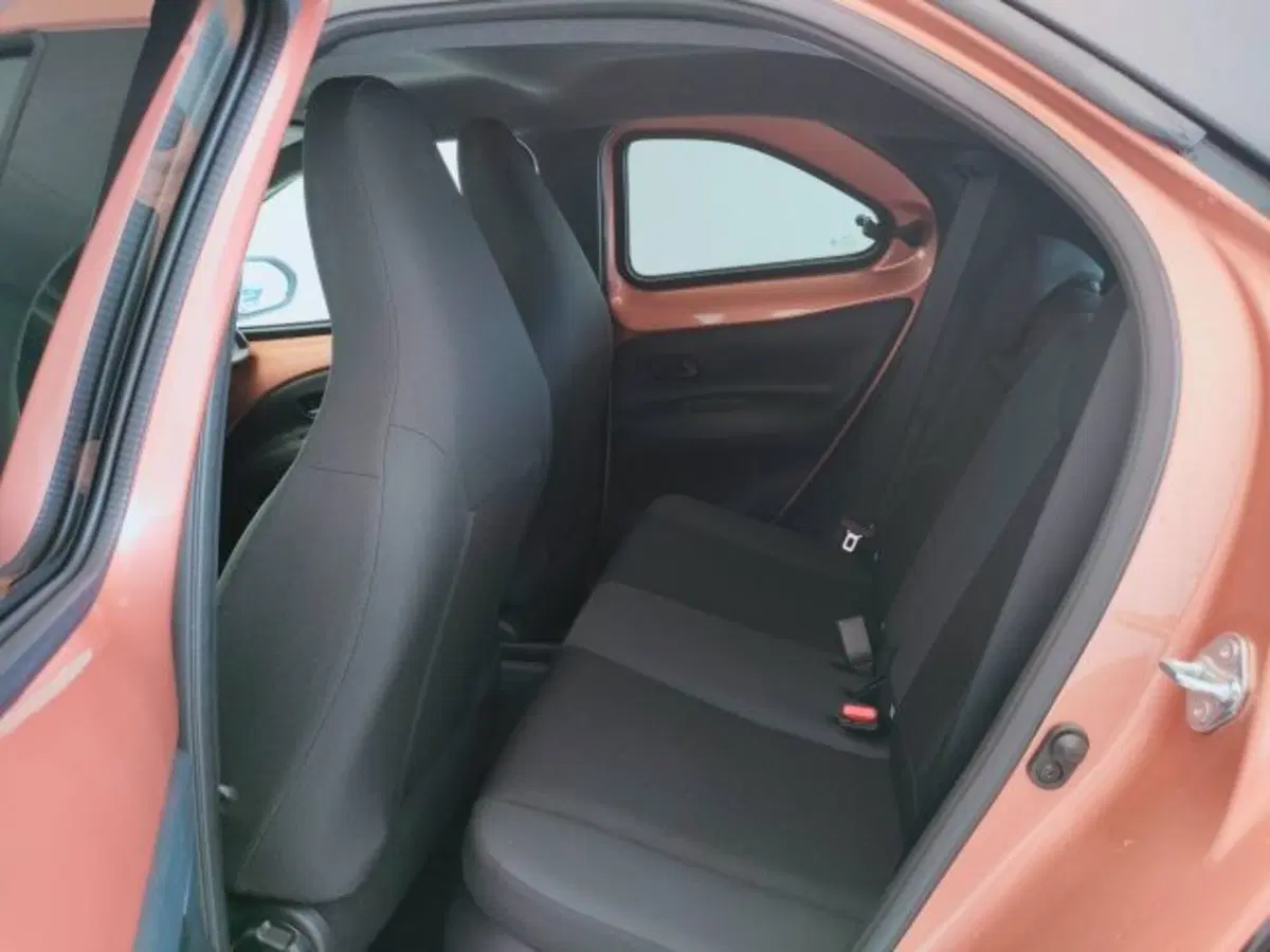 Toyota Aygo X nuova a Teramo (11)