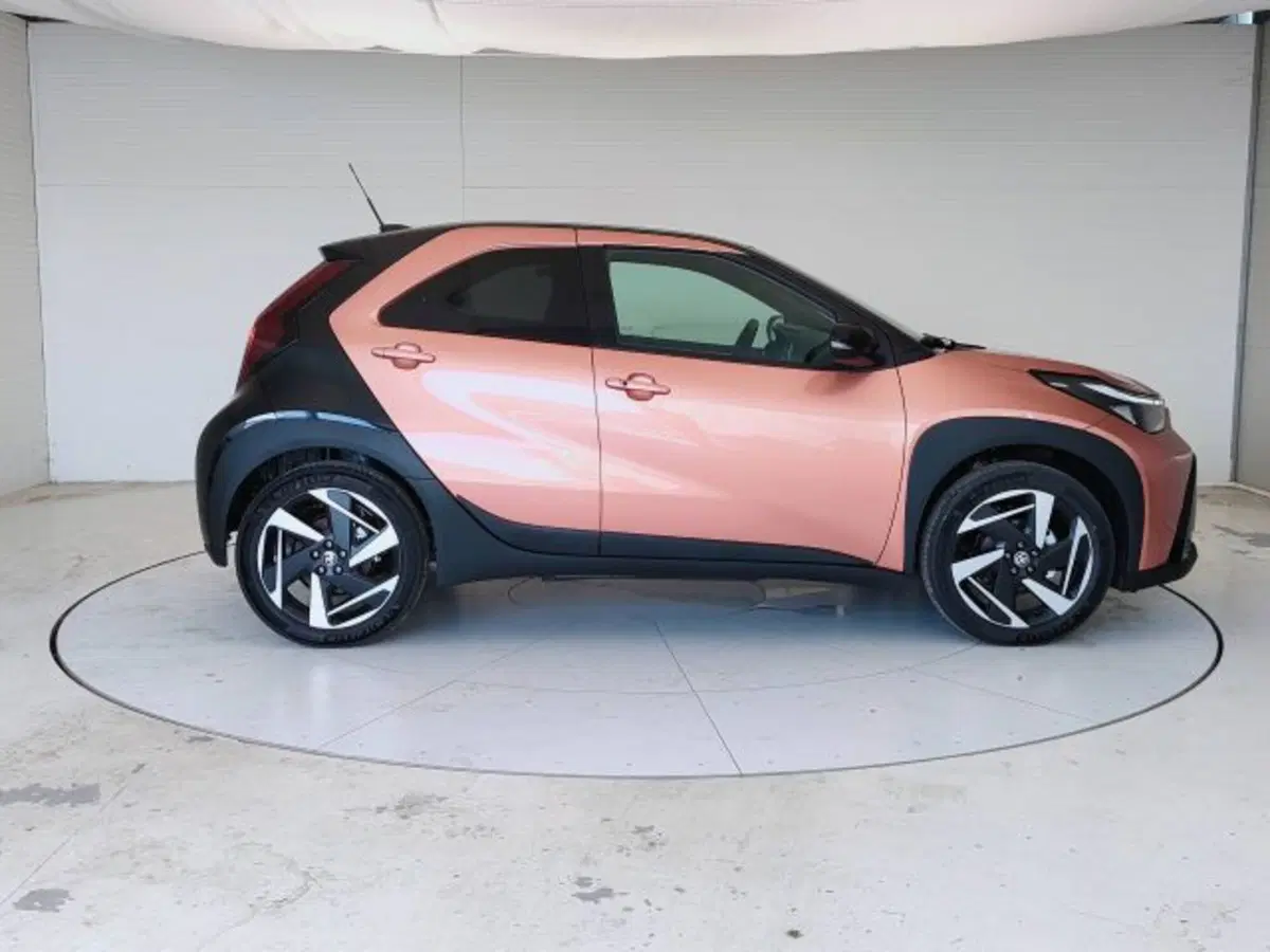 Toyota Aygo X nuova a Teramo (4)