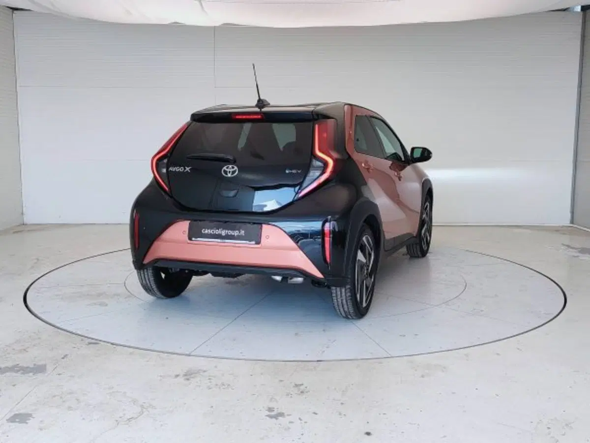 Toyota Aygo X nuova a Teramo (5)