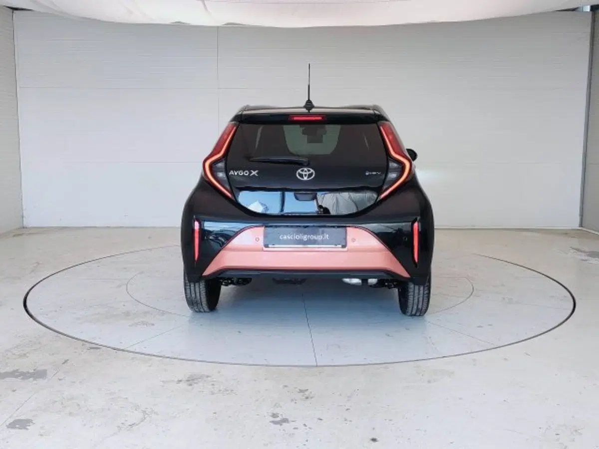 Toyota Aygo X nuova a Teramo (6)