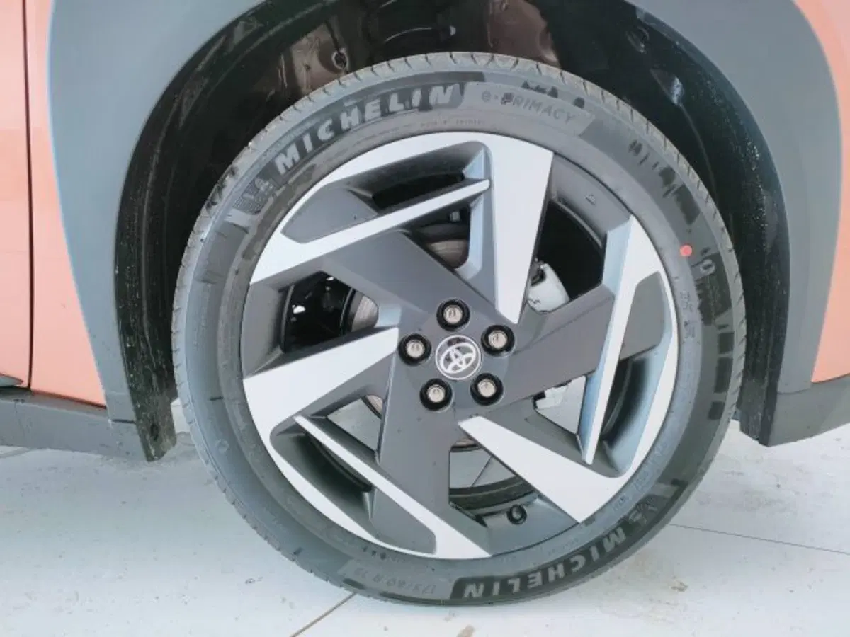 Toyota Aygo X nuova a Teramo (9)