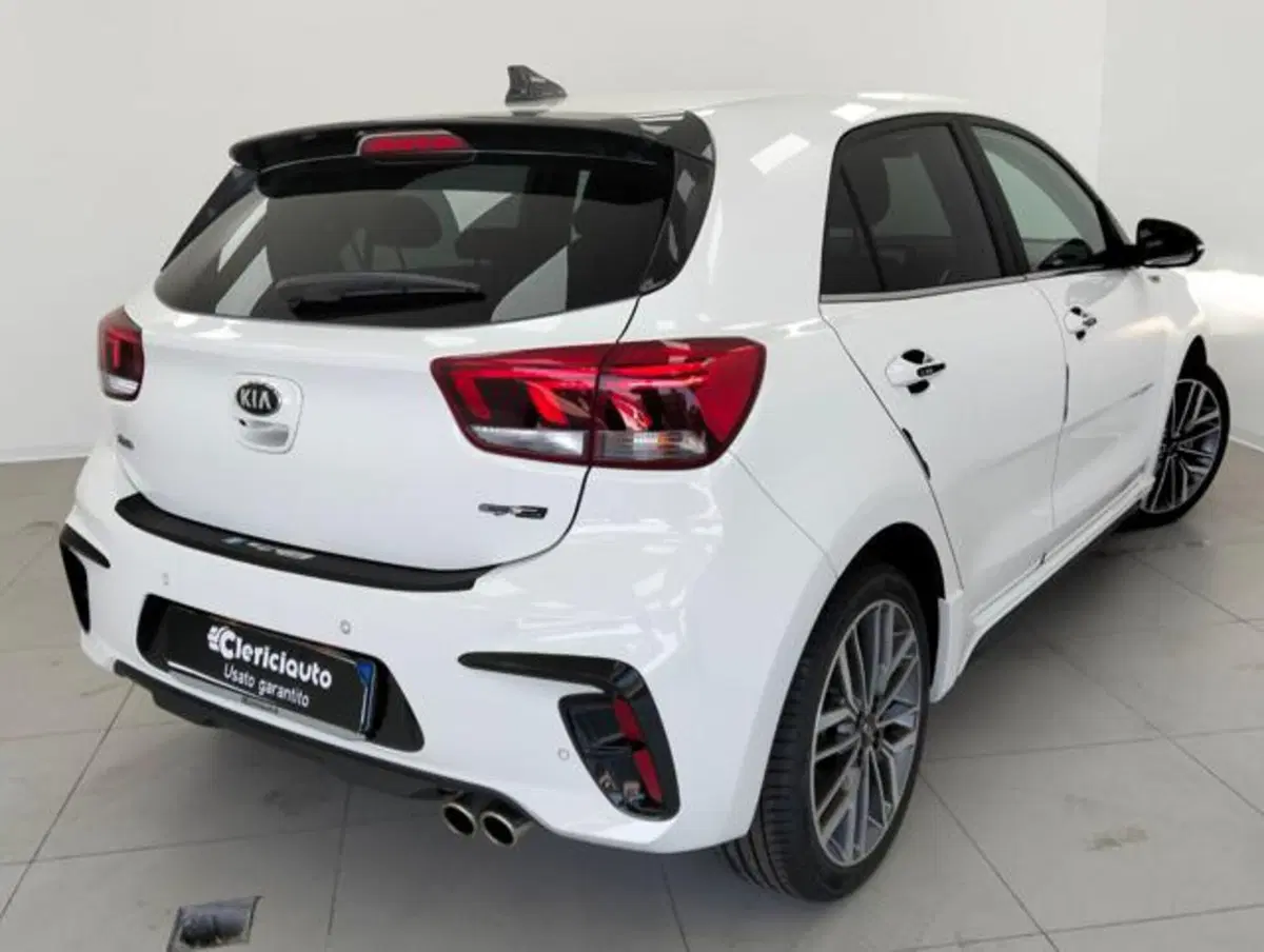 Kia Rio usata a Como (2)