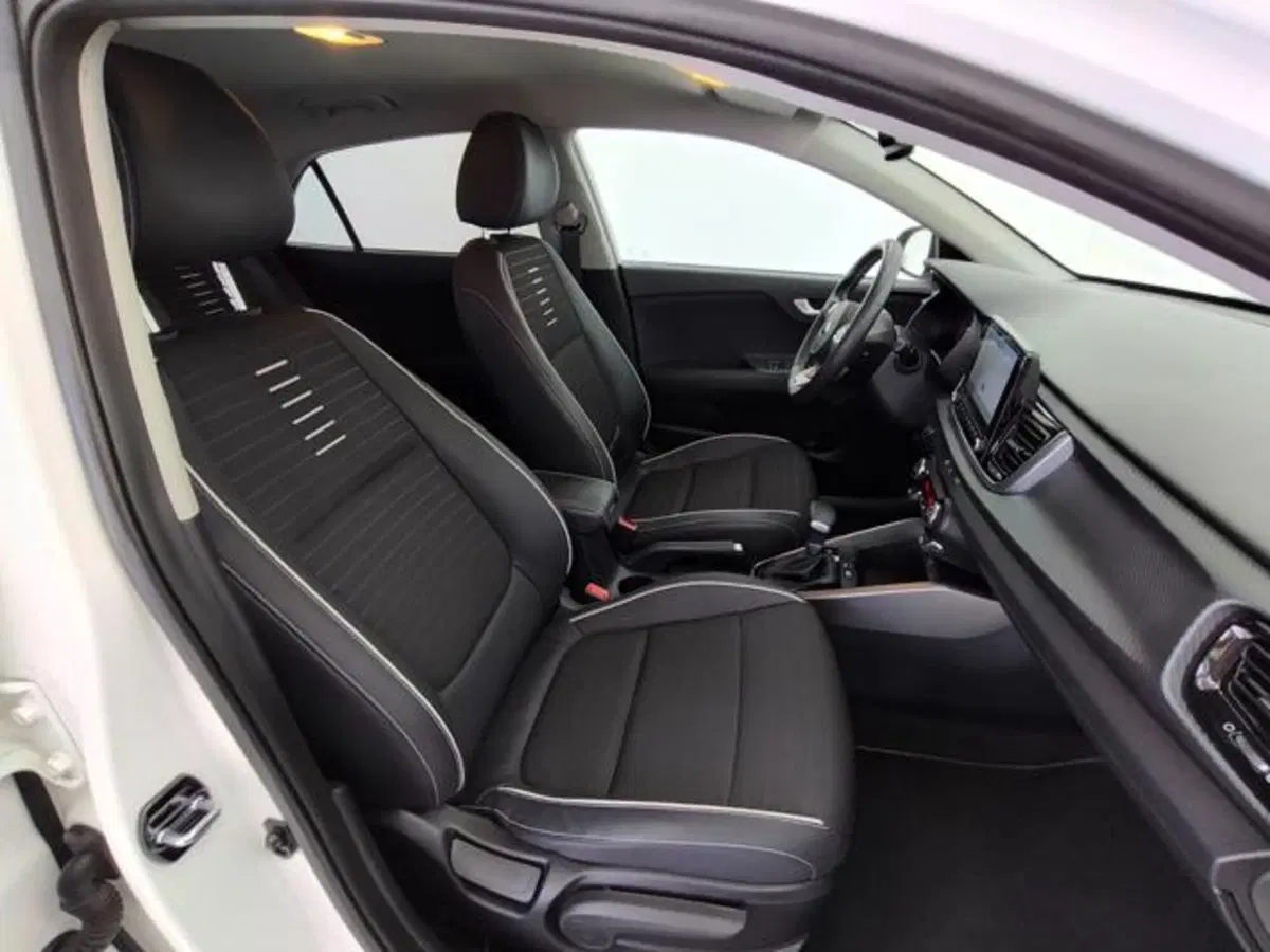Kia Rio usata a Como (3)