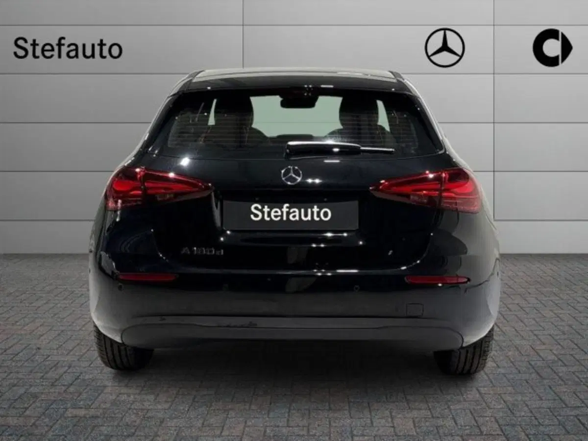 Mercedes-Benz Classe A Sedan nuova a Bologna (6)