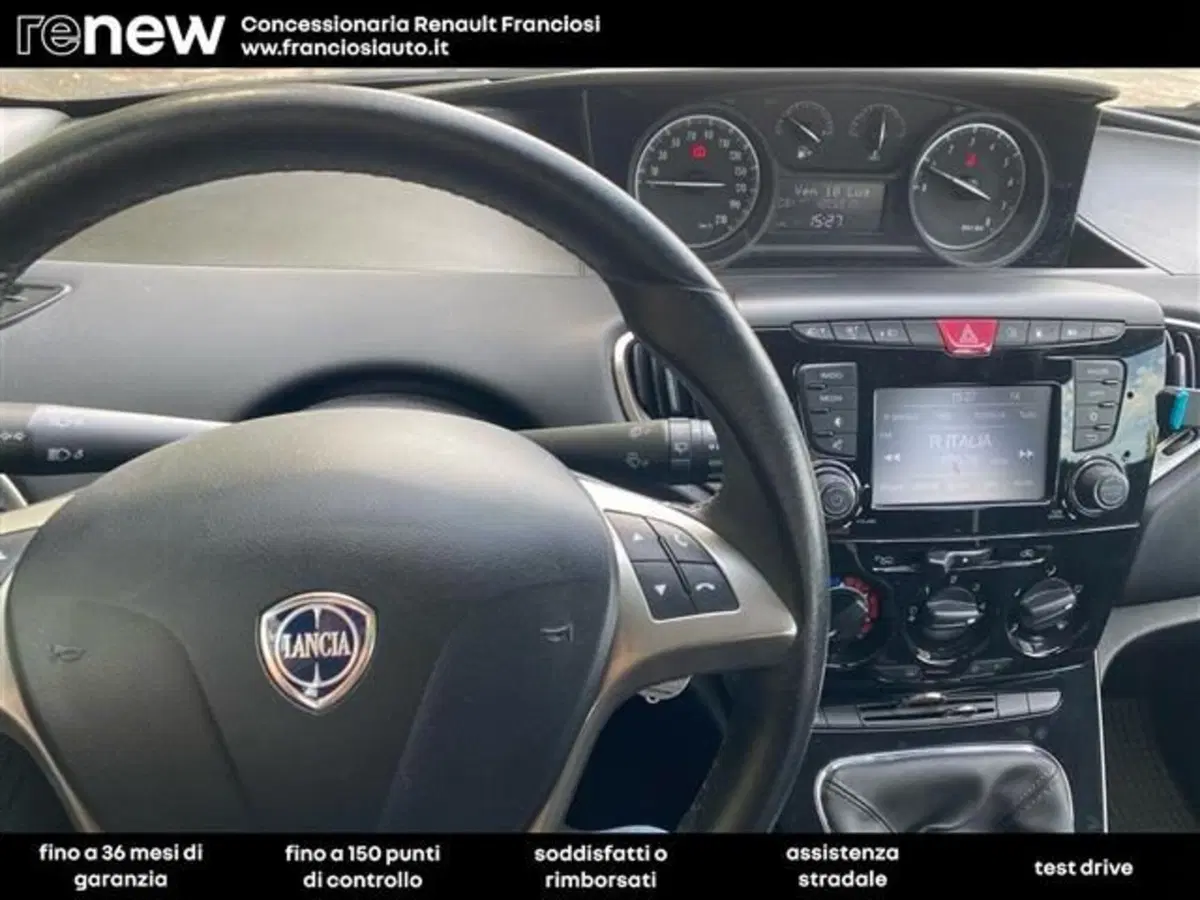 Lancia Ypsilon usata a Modena (10)