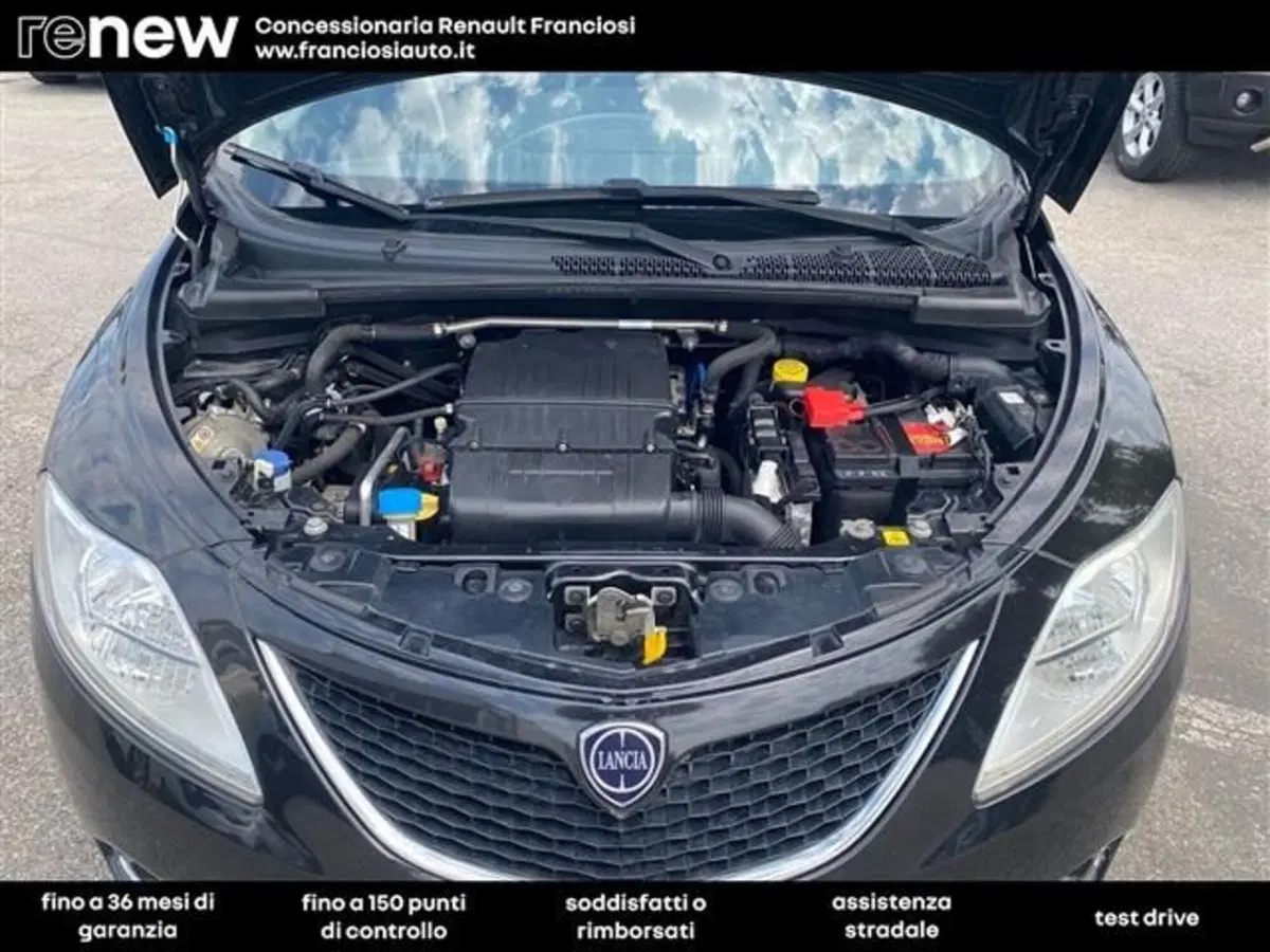 Lancia Ypsilon usata a Modena (17)