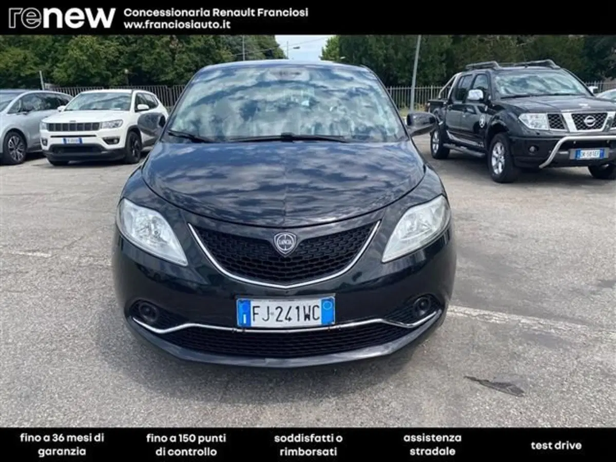 Lancia Ypsilon usata a Modena (18)