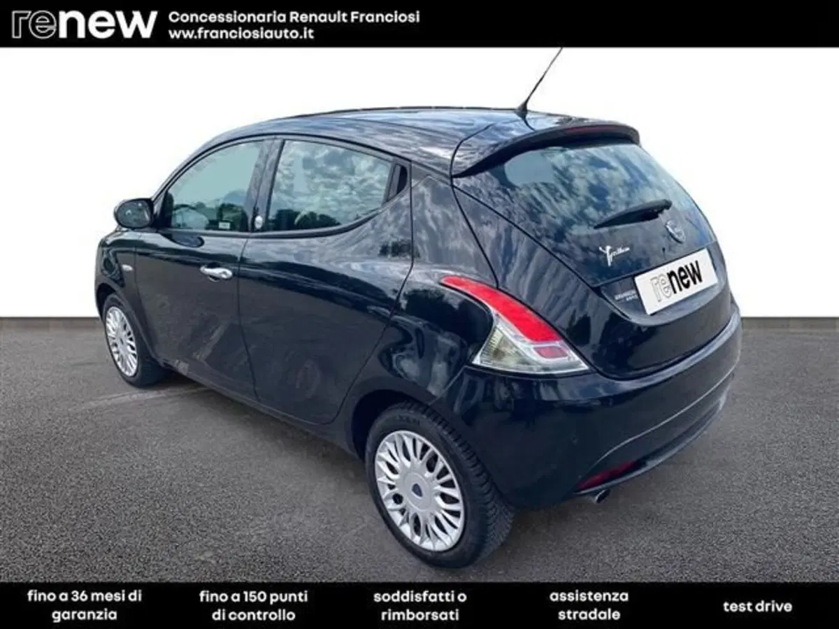 Lancia Ypsilon usata a Modena (3)